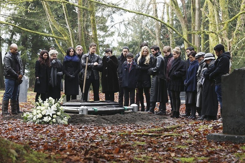 EMILIE DE RAVIN, BEVERLEY ELLIOTT, LANA PARRILLA, JOSH DALLAS, GINNIFER GOODWIN, JARED S. GILMORE, JENNIFER MORRISON, COLIN O'DONOGHUE, ROSE MCIVER, KEEGAN CONNOR TRACY