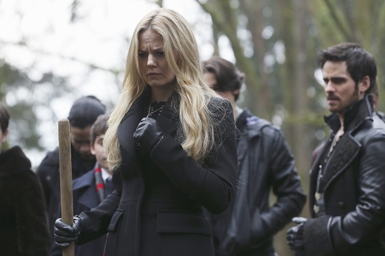 JARED S. GILMORE (OBSCURED), JENNIFER MORRISON, COLIN O'DONOGHUE