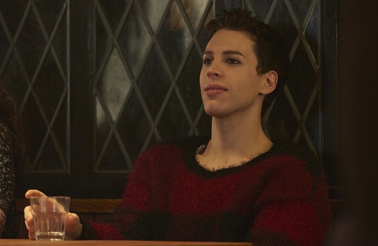 Felix (JORDAN GAVARIS)