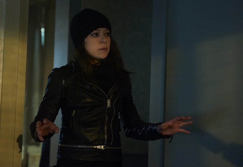 Sarah (TATIANA MASLANY)