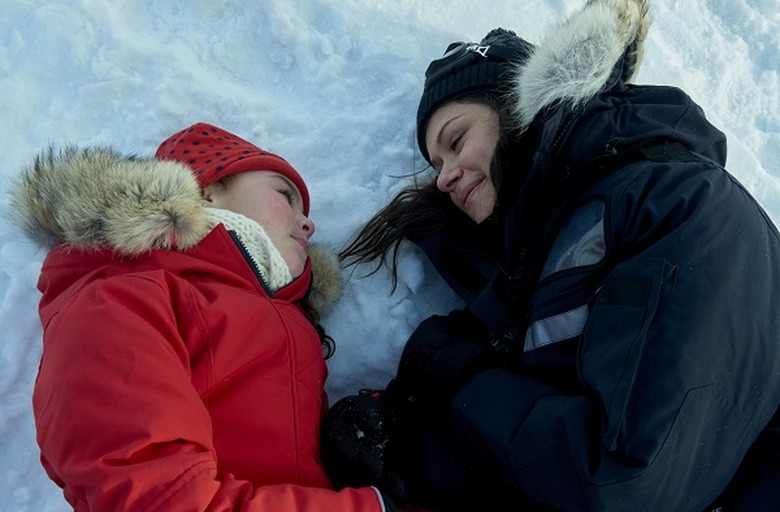 Kira (SKYLER WEXLER) and Sarah (TATIANA MASLANY)