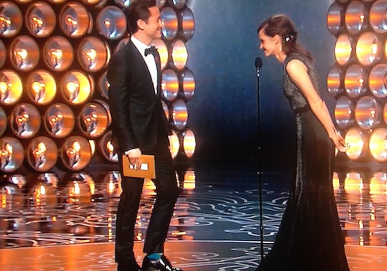 6-2014 Oscars ceremony Joseph Gordon Levitt socks