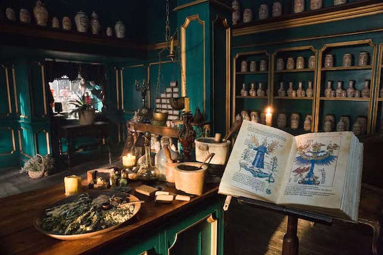 Outlander Season 2 Sets