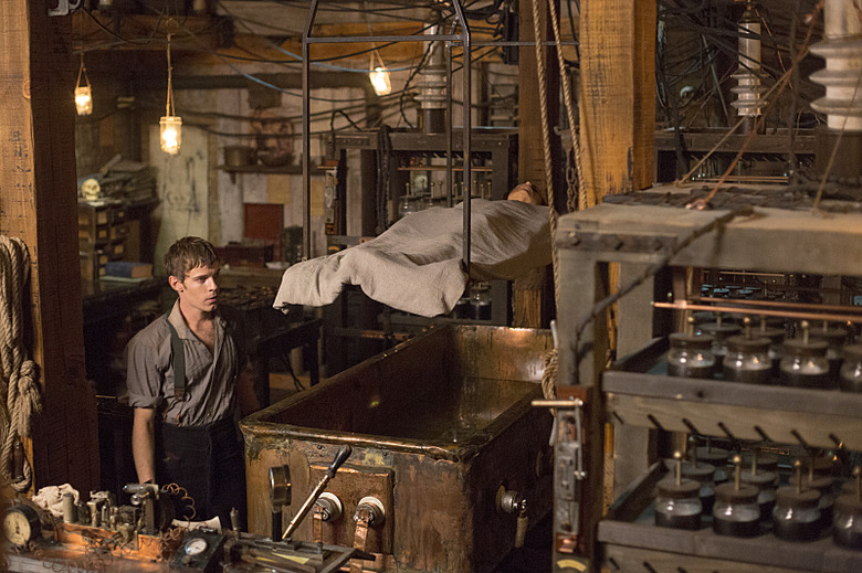 PennyDreadful_201_0790.R