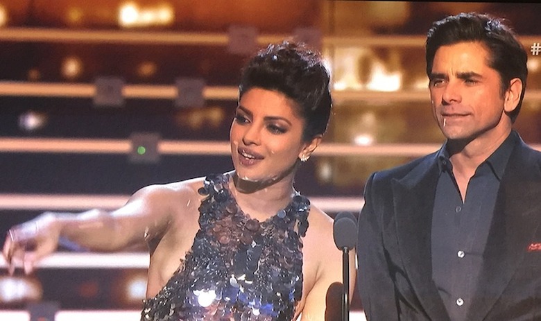 Peoples Choice Awards 2016 Moments