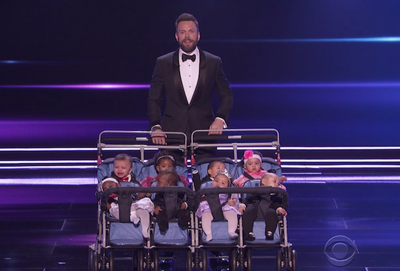 peoples-choice-awards-2017-babies-stroller