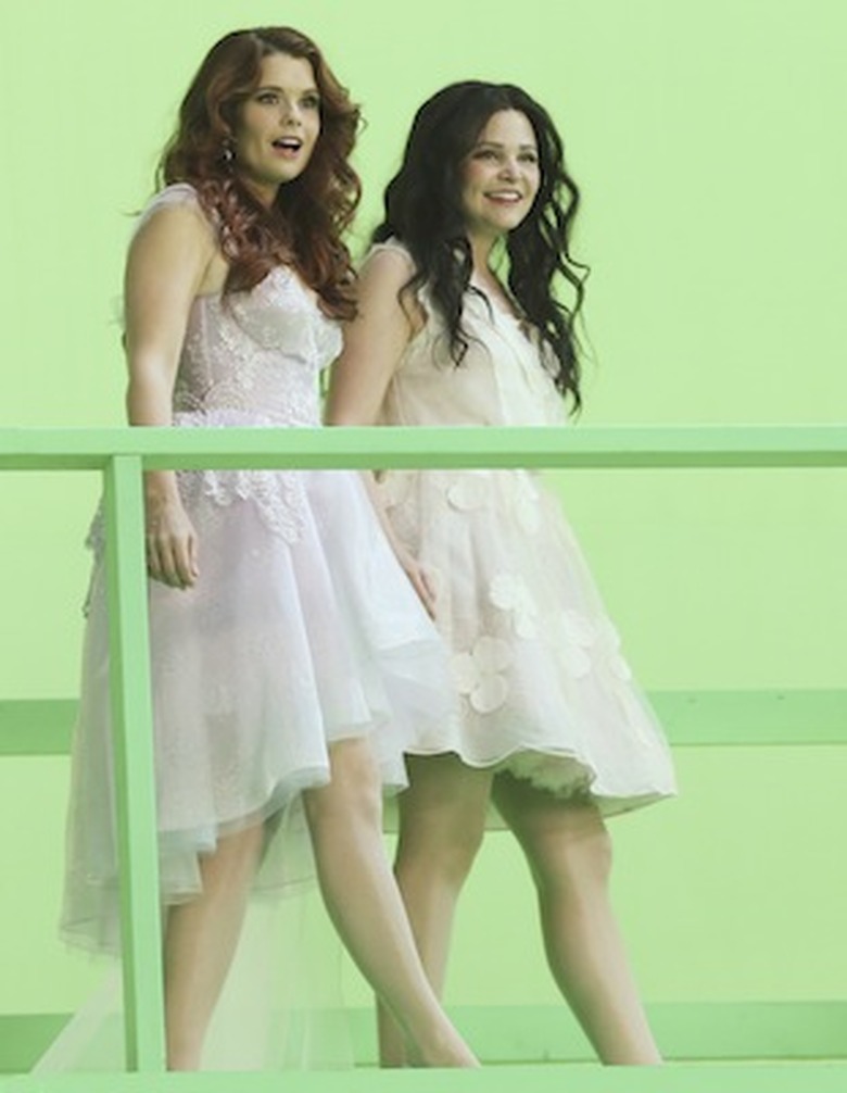 JOANNA GARCIA SWISHER, GINNIFER GOODWIN