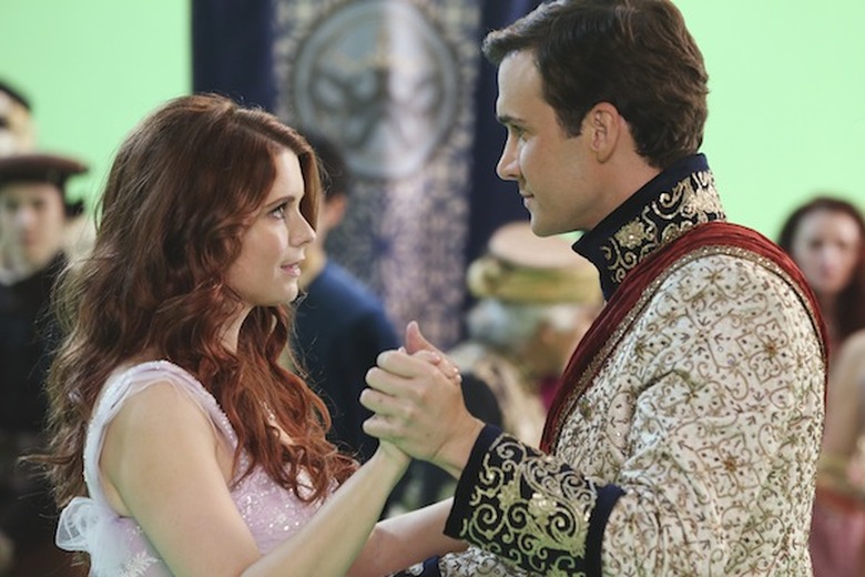 JOANNA GARCIA SWISHER, GIL MCKINNEY