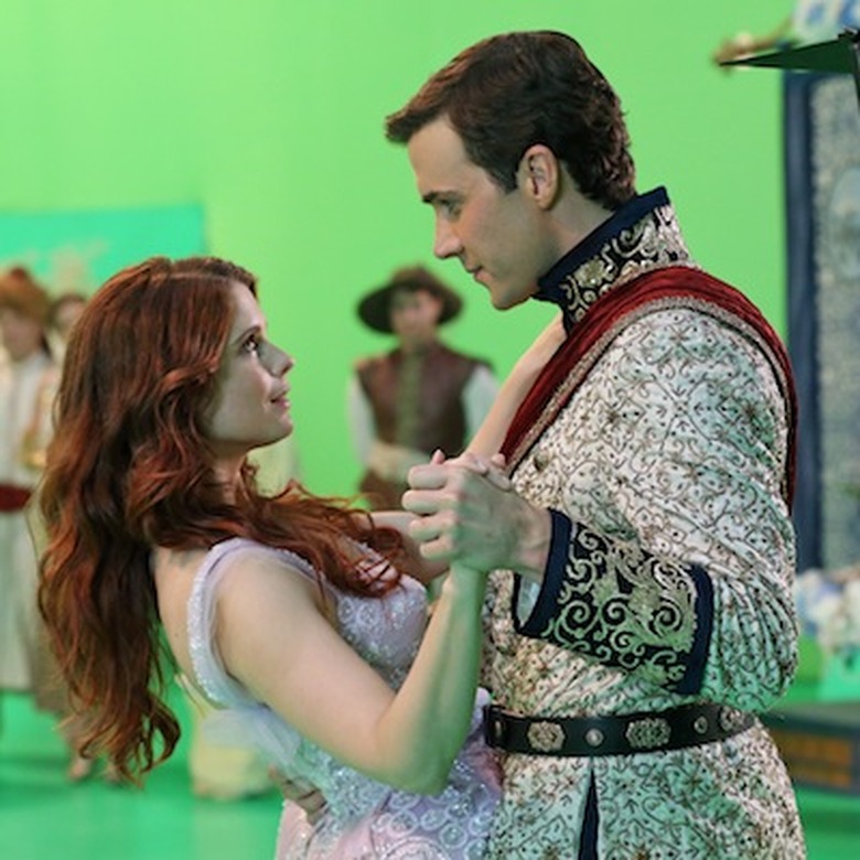 JOANNA GARCIA SWISHER, GIL MCKINNEY