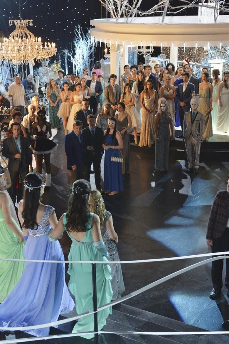 IAN HARDING, LUCY HALE, LINDSEY SHAW, SHAY MITCHELL, ASHLEY BENSON, TYLER BLACKBURN, TROIAN BELLISARIO