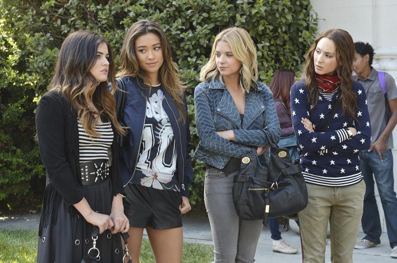 LUCY HALE, SHAY MITCHELL, ASHLEY BENSON, TROIAN BELLISARIO