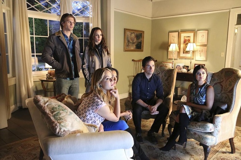 KEEGAN ALLEN, TROIAN BELLISARIO, SASHA PIETERSE, SHAY MITCHELL, IAN HARDING, LUCY HALE