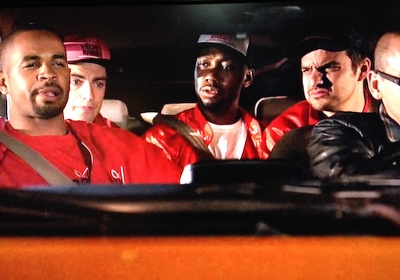 1-New-Girl-Winston-Two-White-Guys-Bar