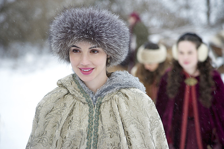 reign-season-2-photos (1)