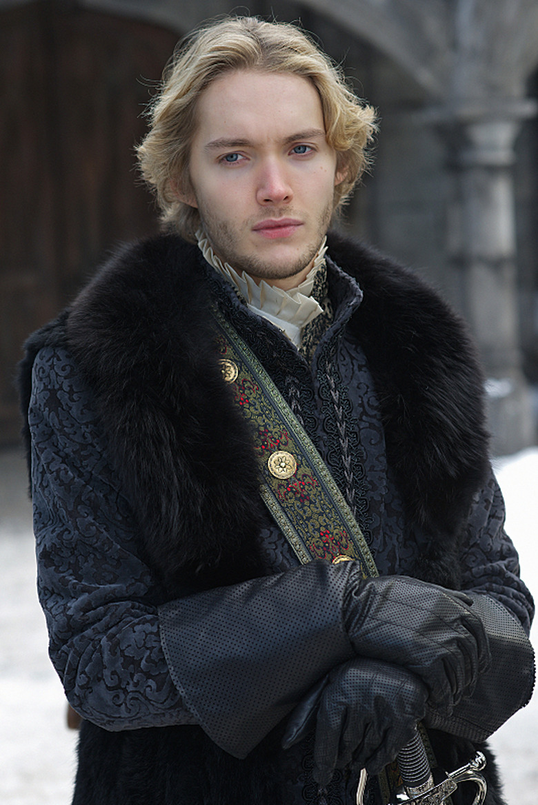 reign-season-2-photos (1)