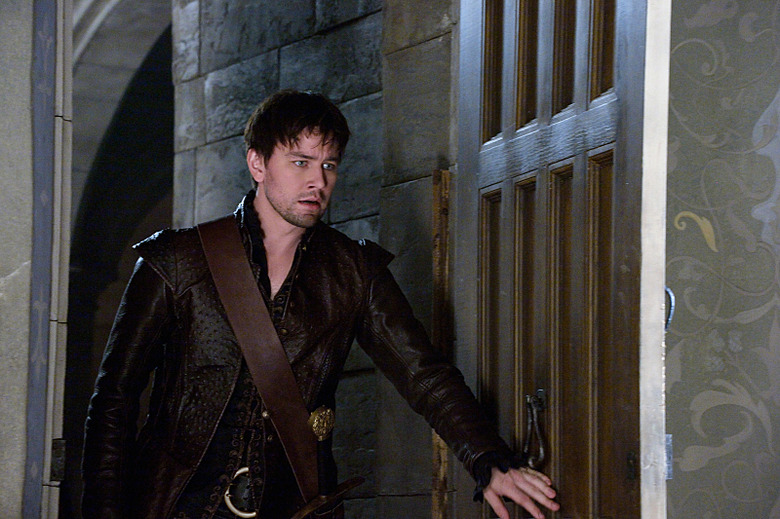 reign-season-2-photos (5)