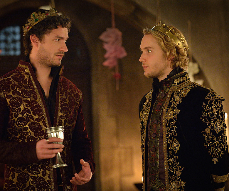 reign-season-2-photos (6)