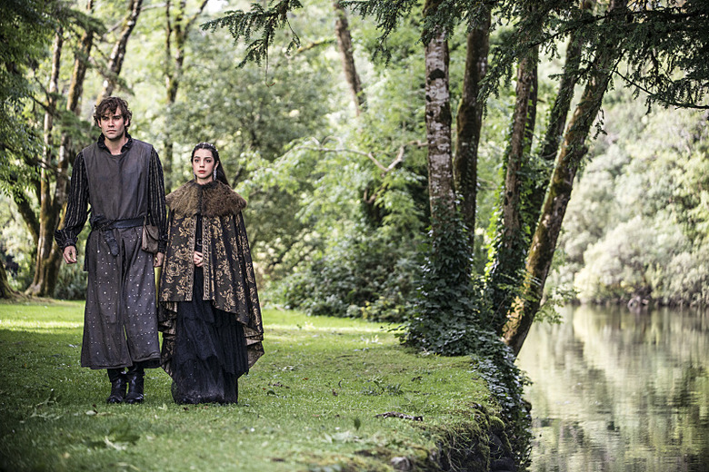 reign-season-2-photos (7)