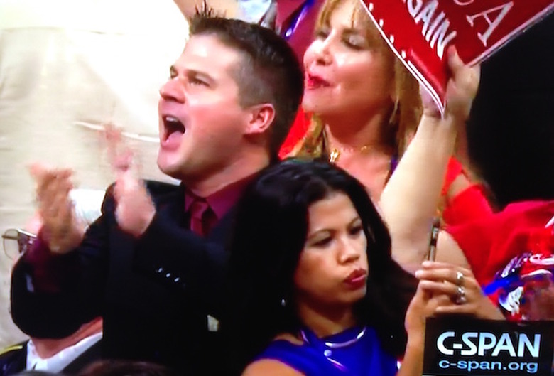 2-rnc-duckface-selfie