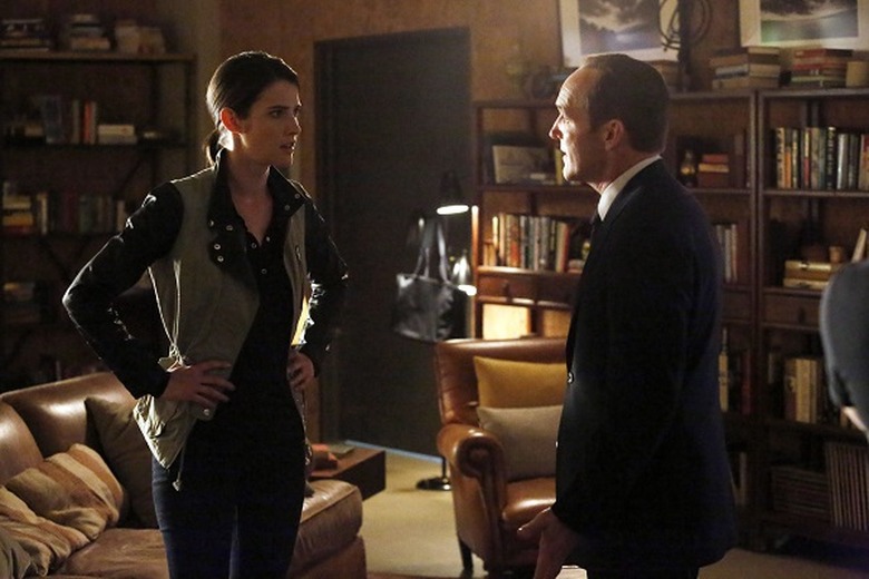 COBIE SMULDERS, CLARK GREGG