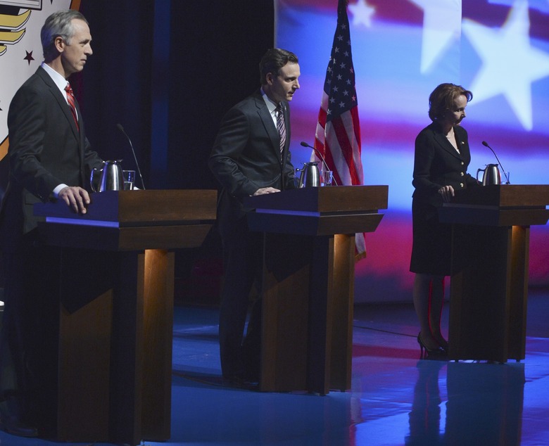 TOM AMANDES, TONY GOLDWYN, KATE BURTON