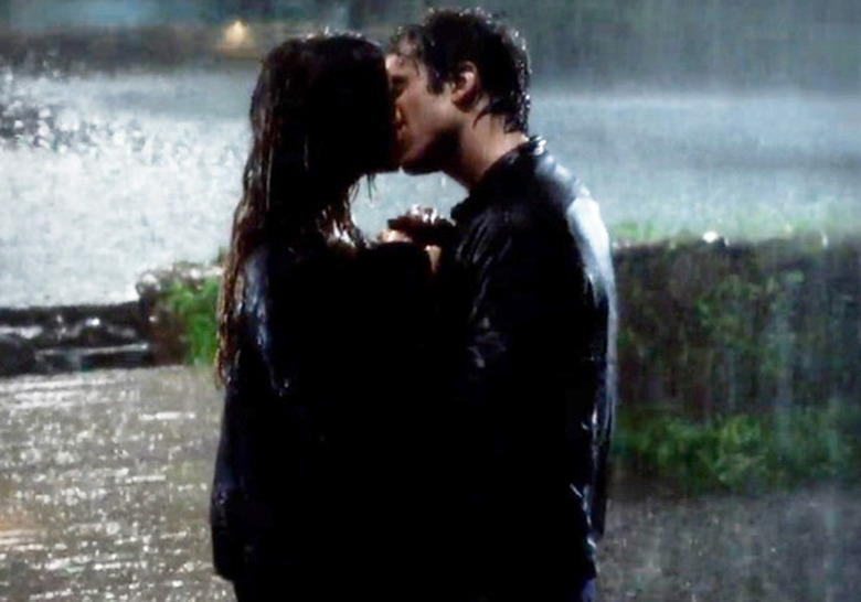 vampire-diaries-damon-elena