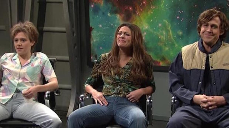 SNL-best-sketches-season-41-ryan-gosling-alien-abduction