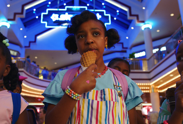 stranger things season 3 photos