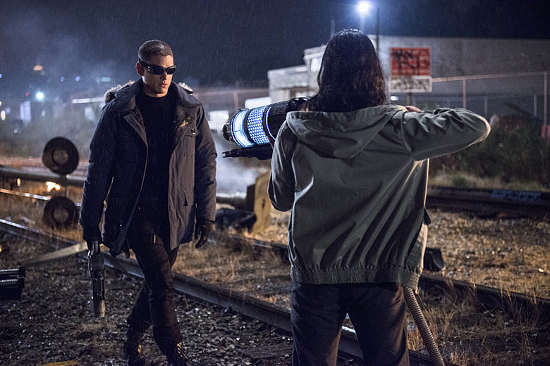 the-flash-season-1-photos-felicity (14)