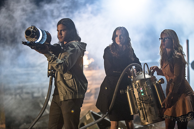 the-flash-season-1-photos-felicity (17)