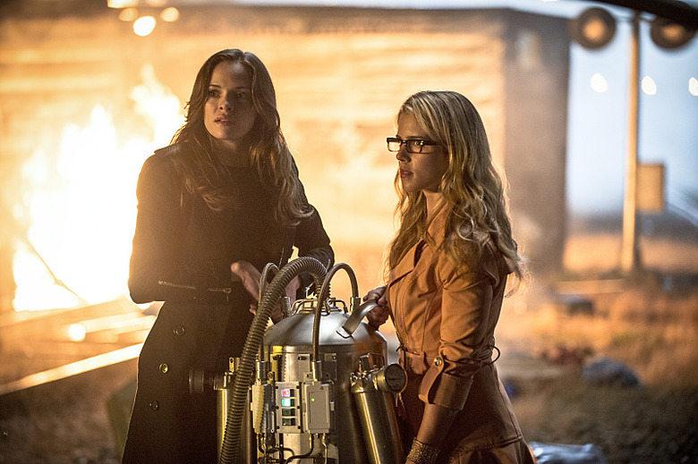 the-flash-season-1-photos-felicity (19)