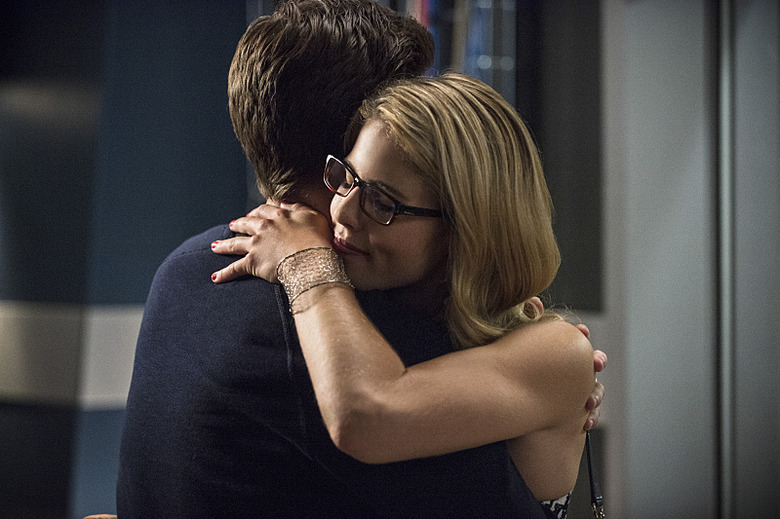 the-flash-season-1-photos-felicity (3)