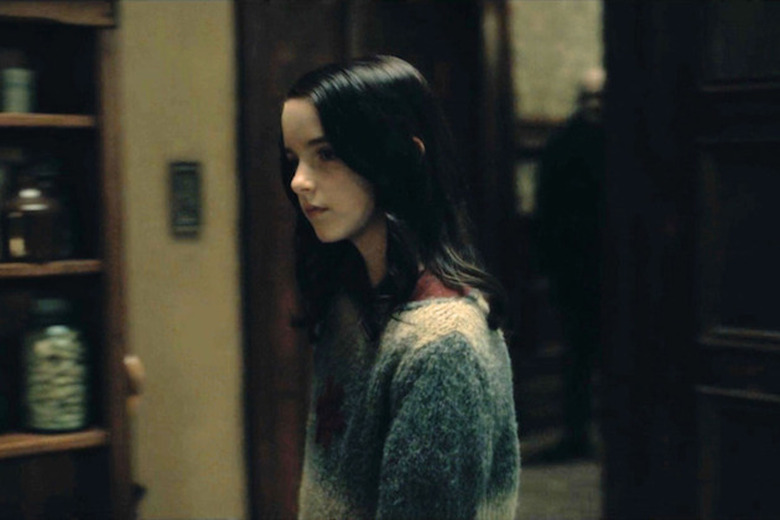 The Haunting of Hill House Hidden Moments Ghosts Photos Netflix Season 1