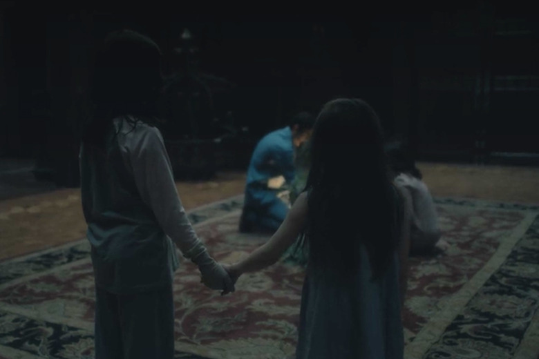 The Haunting of Hill House Hidden Moments Ghosts Photos Netflix Season 1