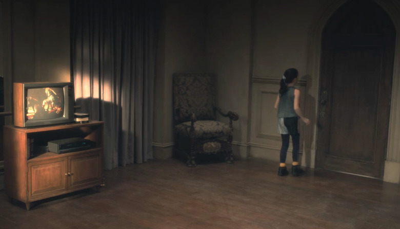 The Haunting of Hill House Hidden Moments Ghosts Photos Netflix Season 1