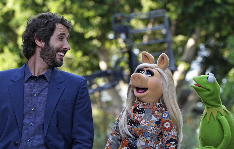 JOSH GROBAN, MISS PIGGY, KERMIT THE FROG