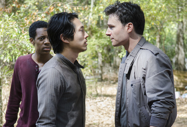 the walking dead 15 most memorable glenn moments