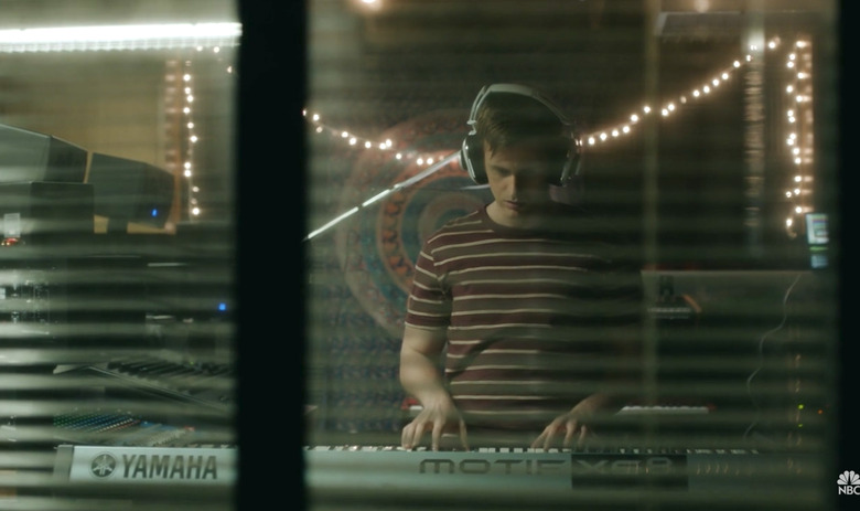 this-is-us-baby-jack-flash-forward-clues-theories-season-4-photos