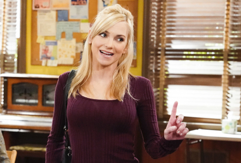 Anna Faris Leaving Mom