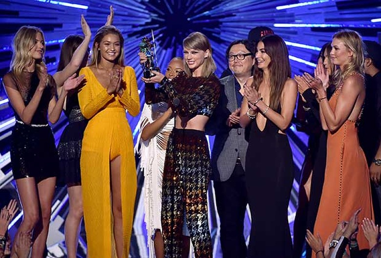 mtv-vmas-2015-taylor-swift-video-of-the-year