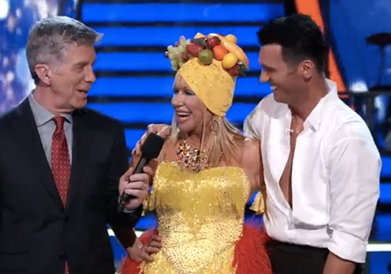 qotw-dwts-suzanne-somers-banana-crotch