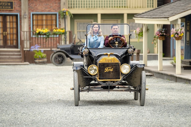 When Calls the Heart Season 6 Hallmark Channel