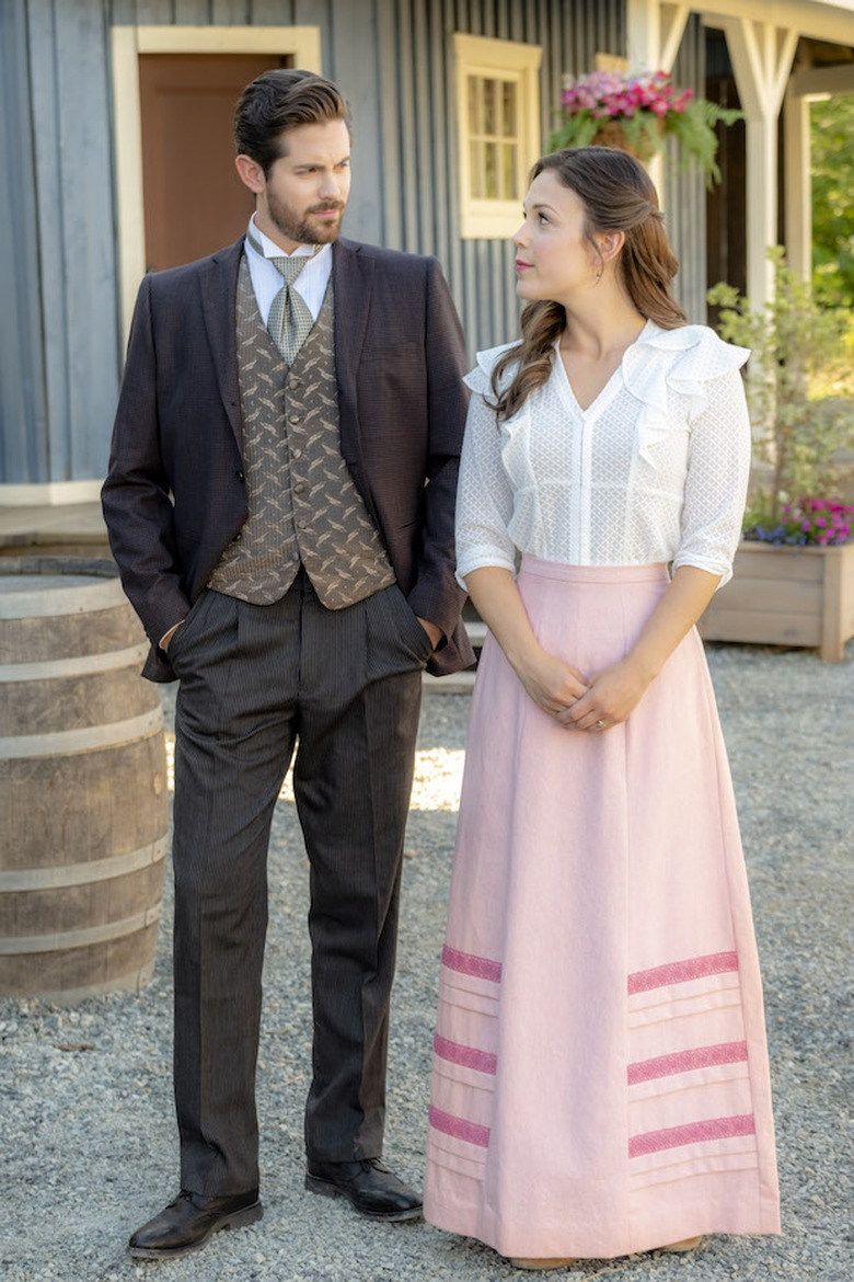 When Calls the Heart Season 6 Hallmark Channel