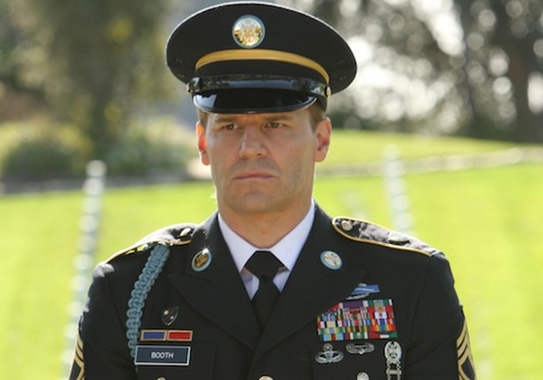 Bones-Ep714-The_Patriot_in_Purgatory_sc-29_0318