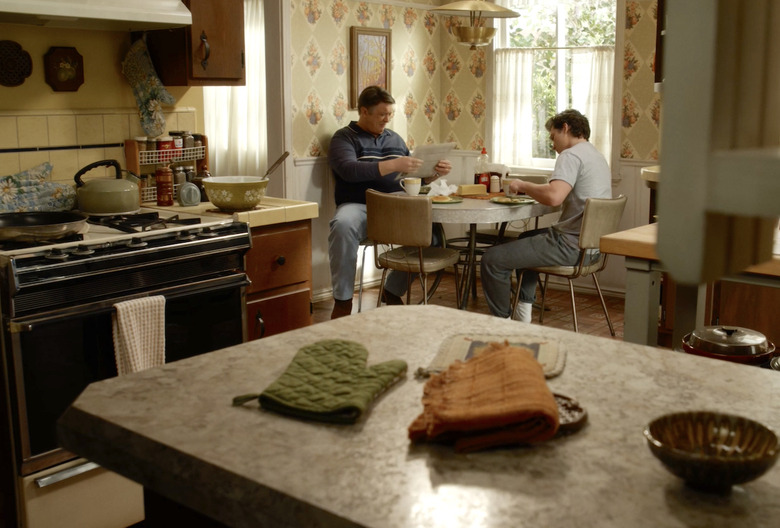 georgie-and-mandy-season-1-episode-12-young-sheldon-kitchen