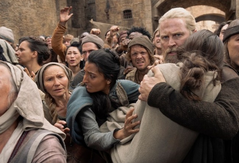house-of-the-dragon-season-2-kieran-bew-interview-crowd