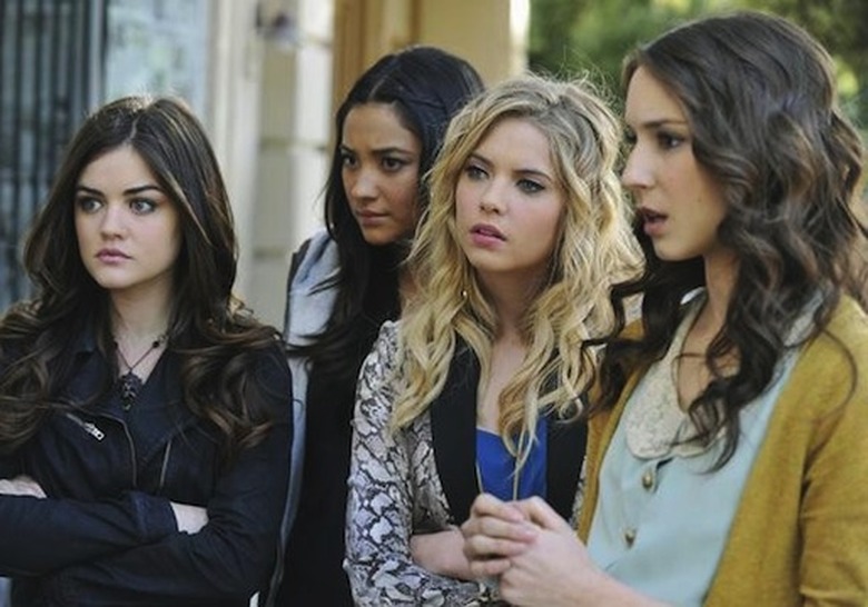 LUCY HALE, SHAY MITCHELL, ASHLEY BENSON, TROIAN BELLISARIO