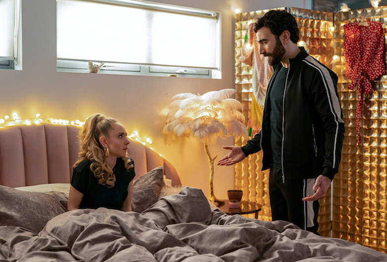 Ted Lasso 2x02 - Roy and Keeley
