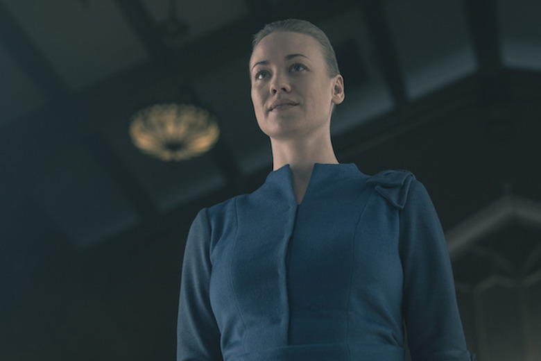 The Handmaids Tale Finale Yvonne Strahovski Interview Season 2