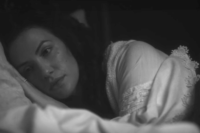 the-haunting-of-bly-manor-kate-siegel-interview-viola-ghost